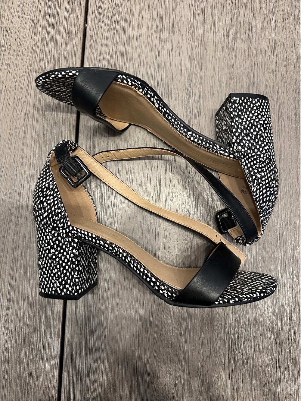 CL by Laundry Women's Black and White Block Heel Sandals Size 9.5